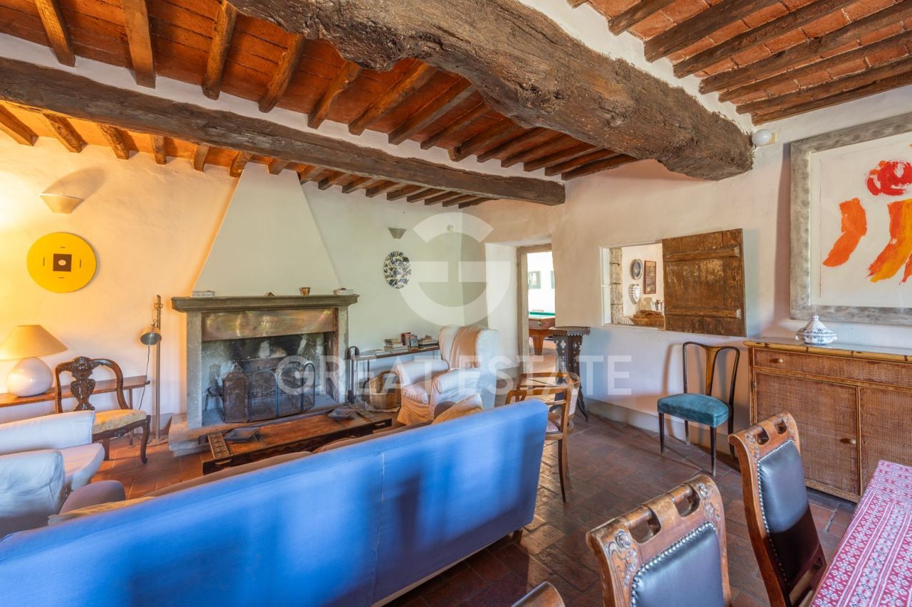 Дом в Риньяно-суль-Арно, Италия, 640.2 м² - фото 10