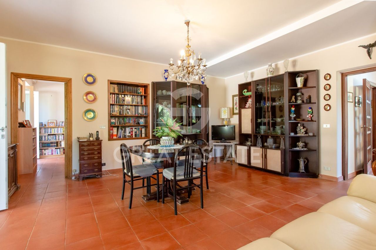 Дом в Фикулле, Италия, 335.9 м² - фото 11