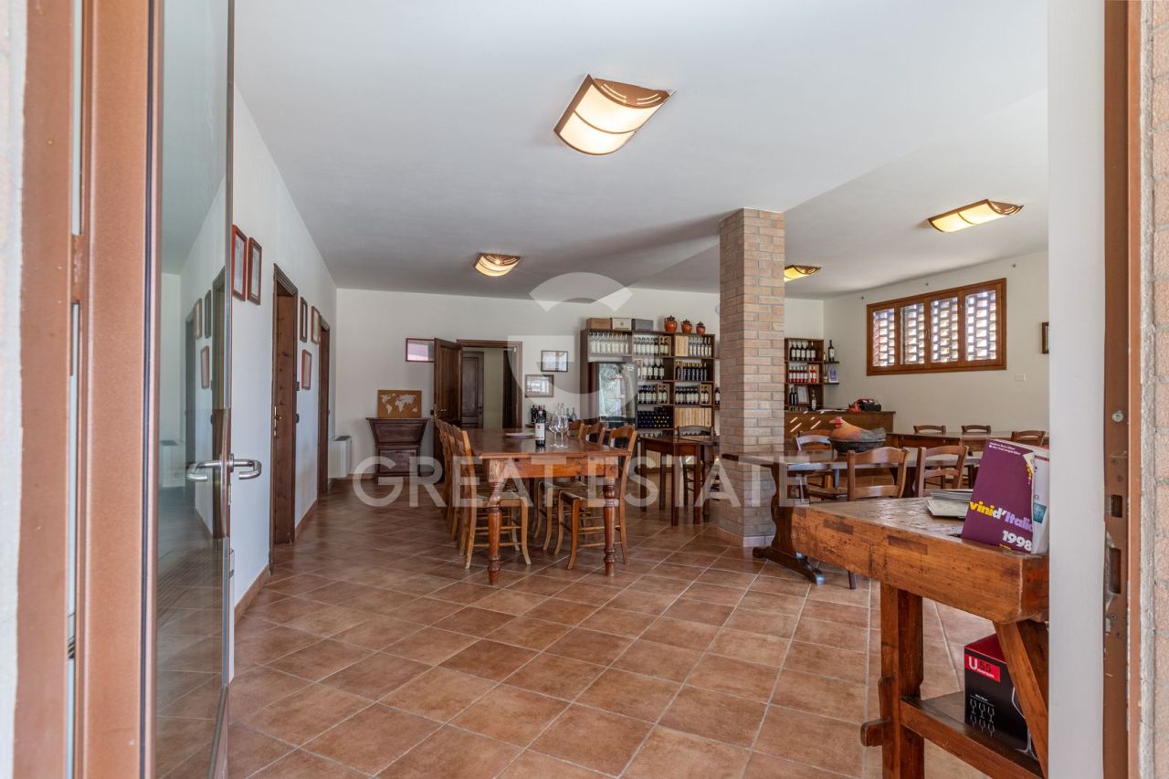 Дом в Сан-Джиминьяно, Италия, 1 230.2 м² - фото 11