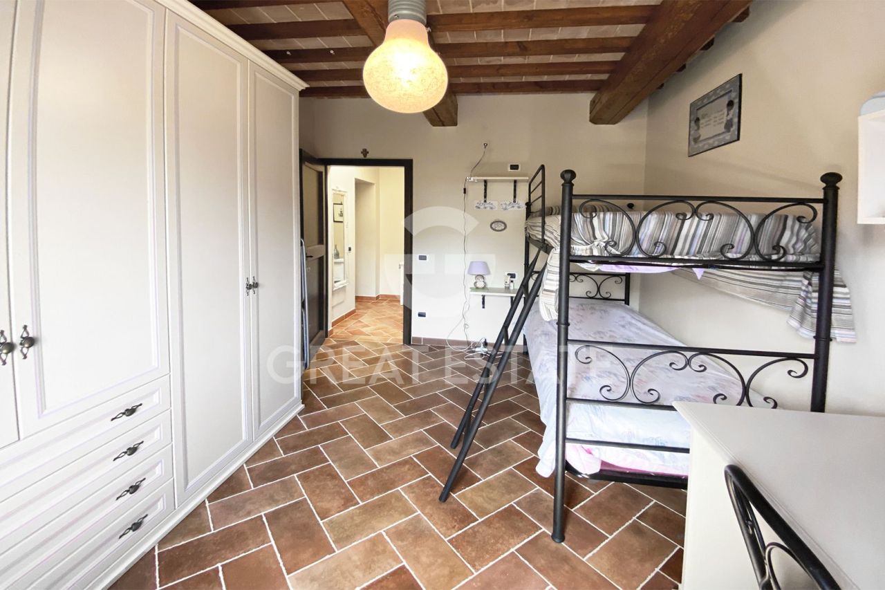 Апартаменты в Кастильоне-дель-Лаго, Италия, 100 м² - фото 11