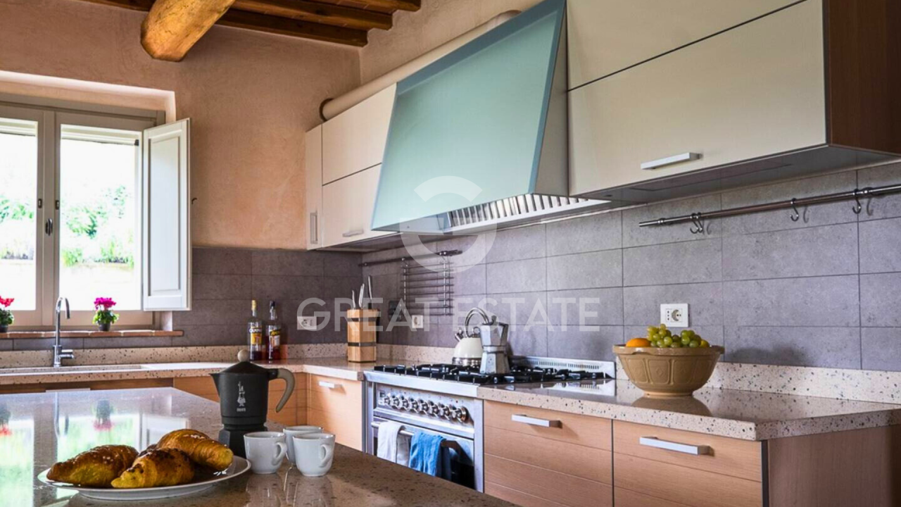 Дом в Губбио, Италия, 388.6 м² - фото 12