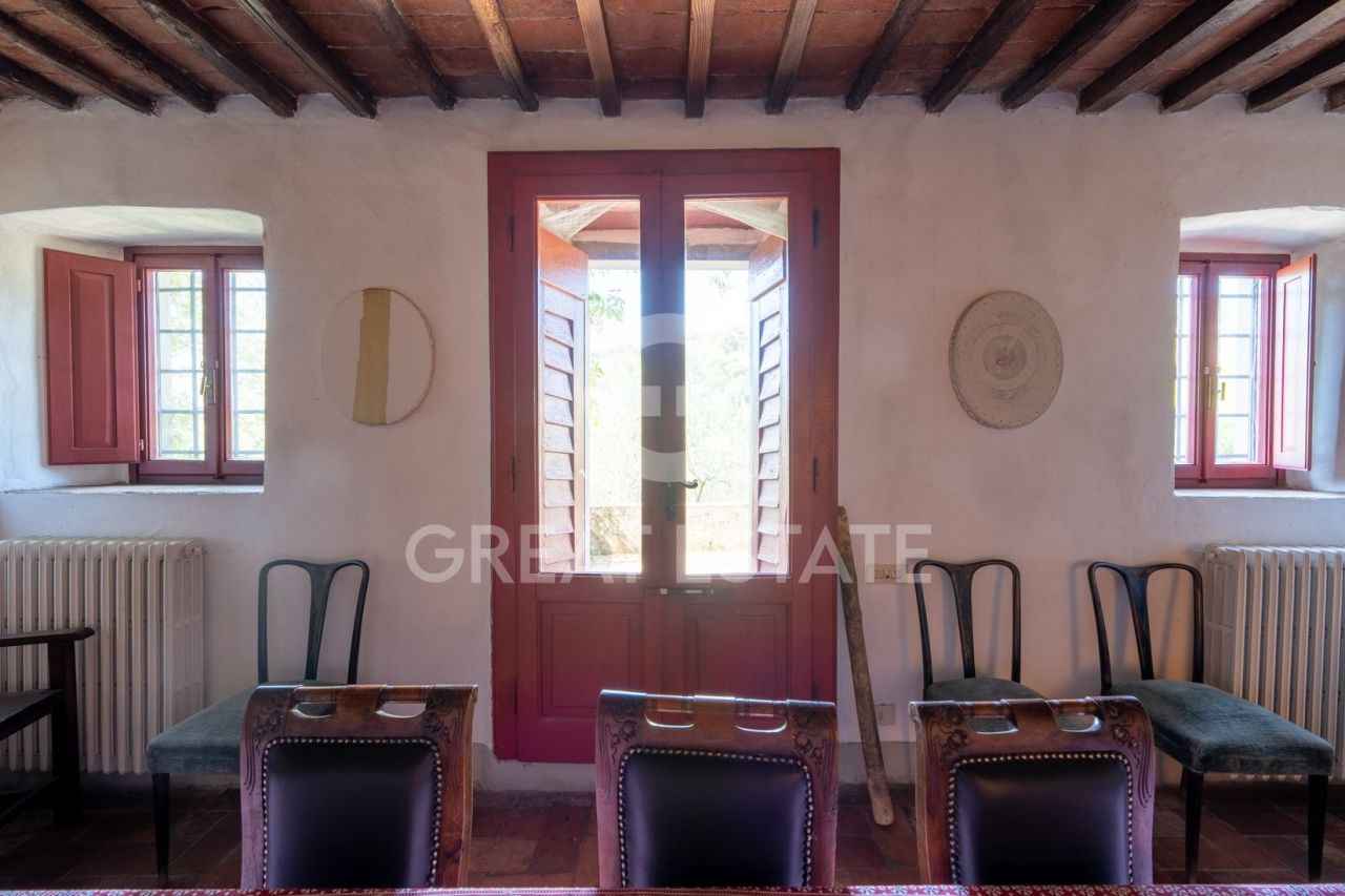 Дом в Риньяно-суль-Арно, Италия, 640.2 м² - фото 12