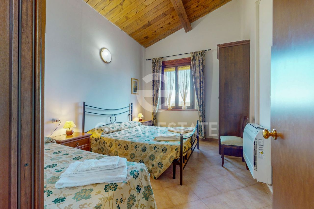 Дом в Кастильоне-дель-Лаго, Италия, 630.9 м² - фото 13