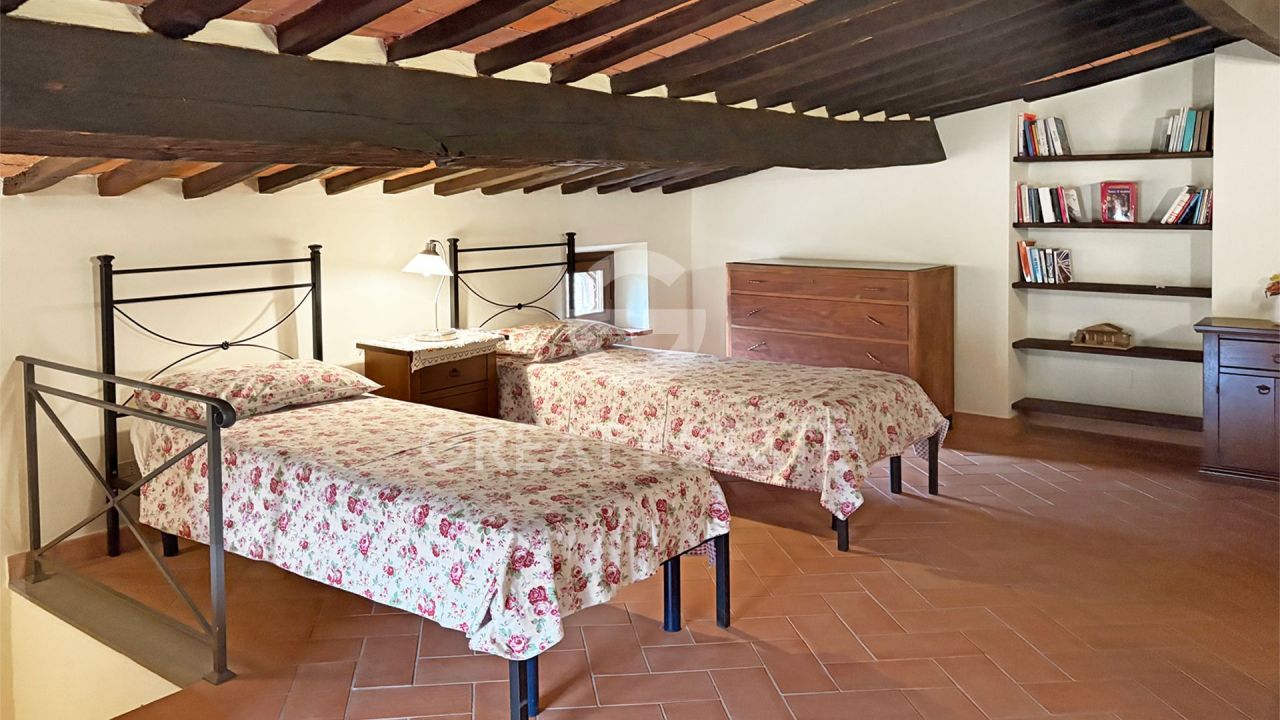 Апартаменты в Кортоне, Италия, 112.8 м² - фото 13