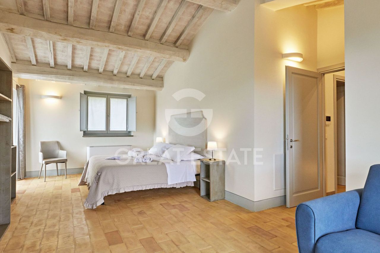 Дом в Кортоне, Италия, 300 м² - фото 17