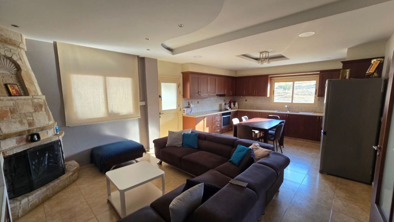 Дом в Трахони, Кипр, 285 м² - фото 1