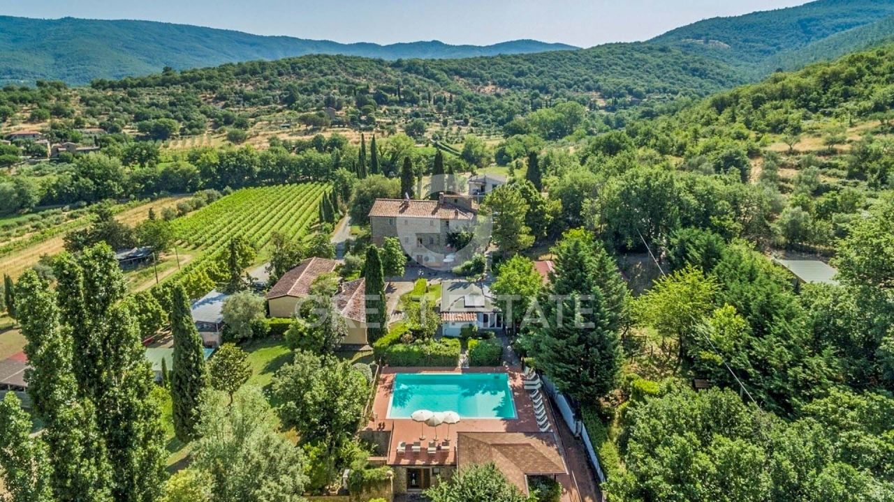 Дом в Туоро-суль-Тразимено, Италия, 1 042.55 м² - фото 1