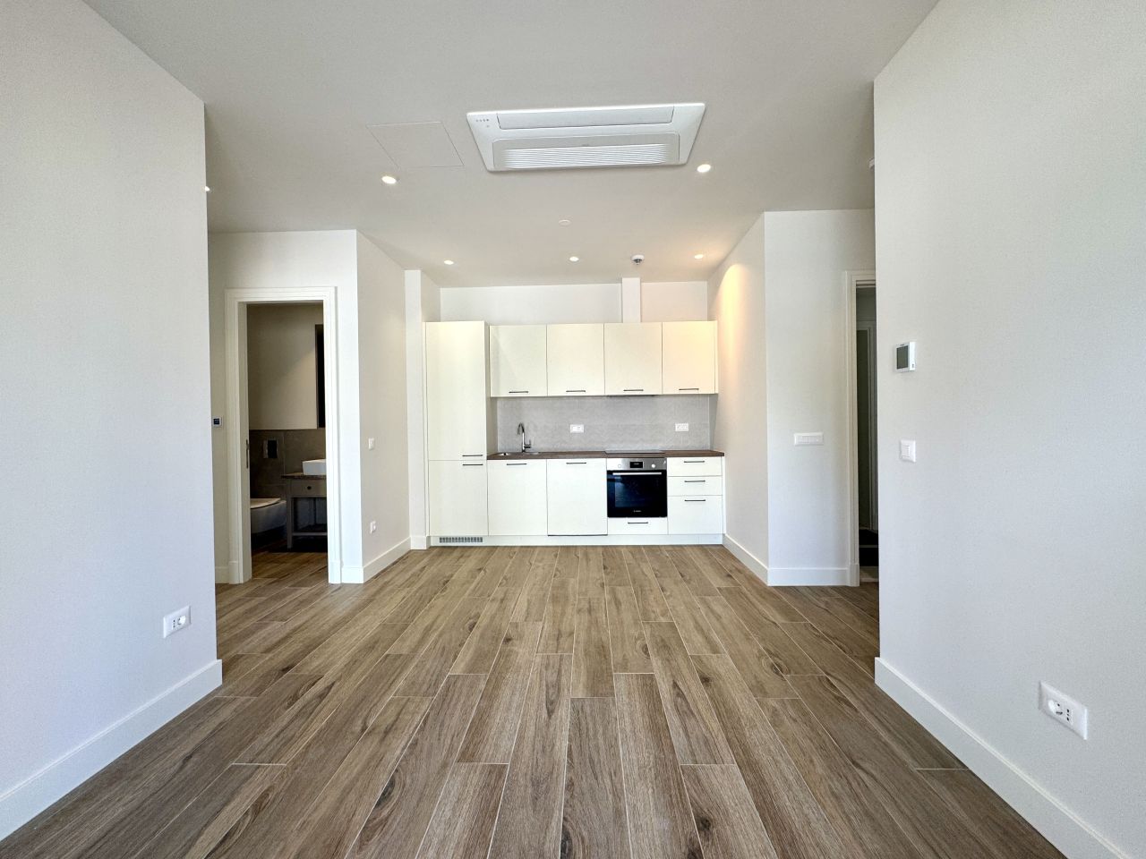 Квартира в Тивате, Черногория, 45 м² - фото 2