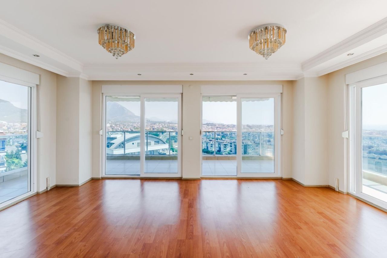 Апартаменты в Алании, Турция, 140 м² - фото 1