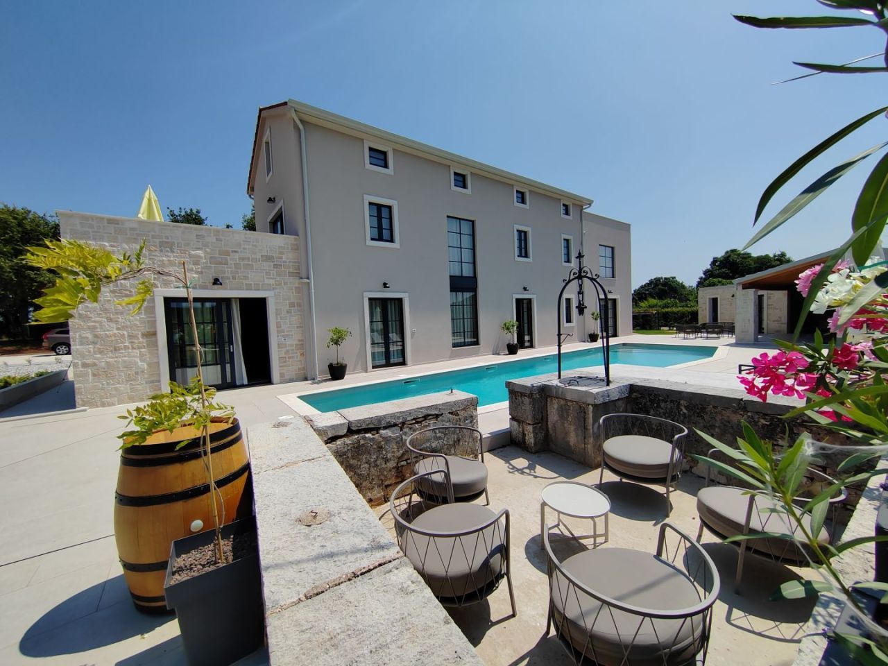 Вилла в Порече, Хорватия, 320 м² - фото 1