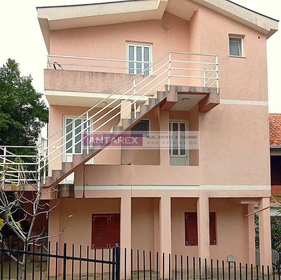 Вилла в Утехе, Черногория, 150 м² - фото 1