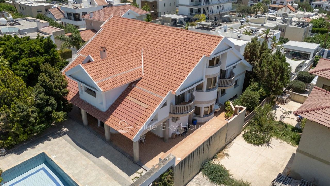 Вилла в Лимасоле, Кипр, 450 м² - фото 1