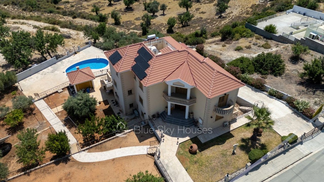 Вилла в Лимасоле, Кипр, 600 м² - фото 1
