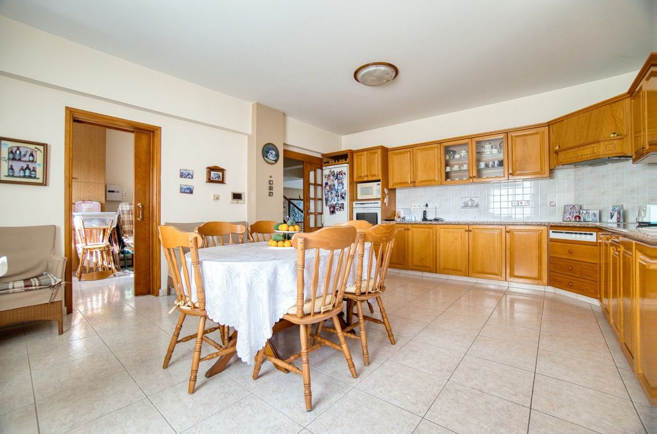 Вилла в Лимасоле, Кипр, 315 м² - фото 11