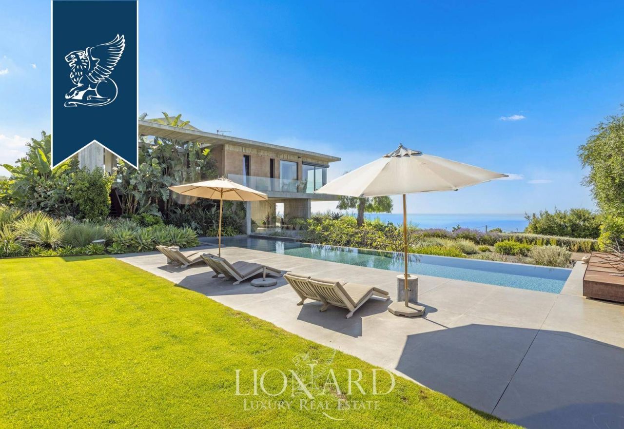 Вилла в Катании, Италия, 508 м² - фото 2