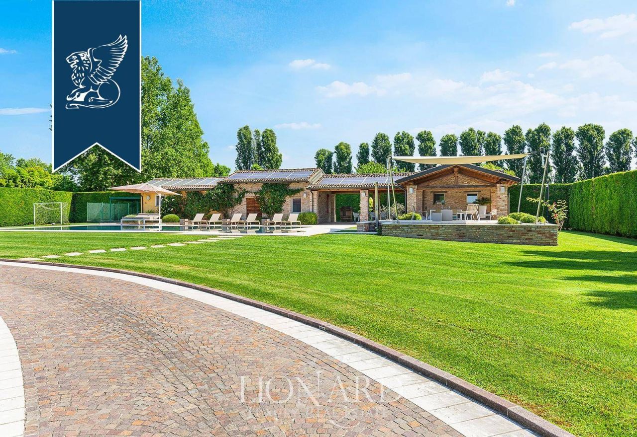 Вилла в Мантуе, Италия, 1 000 м² - фото 8