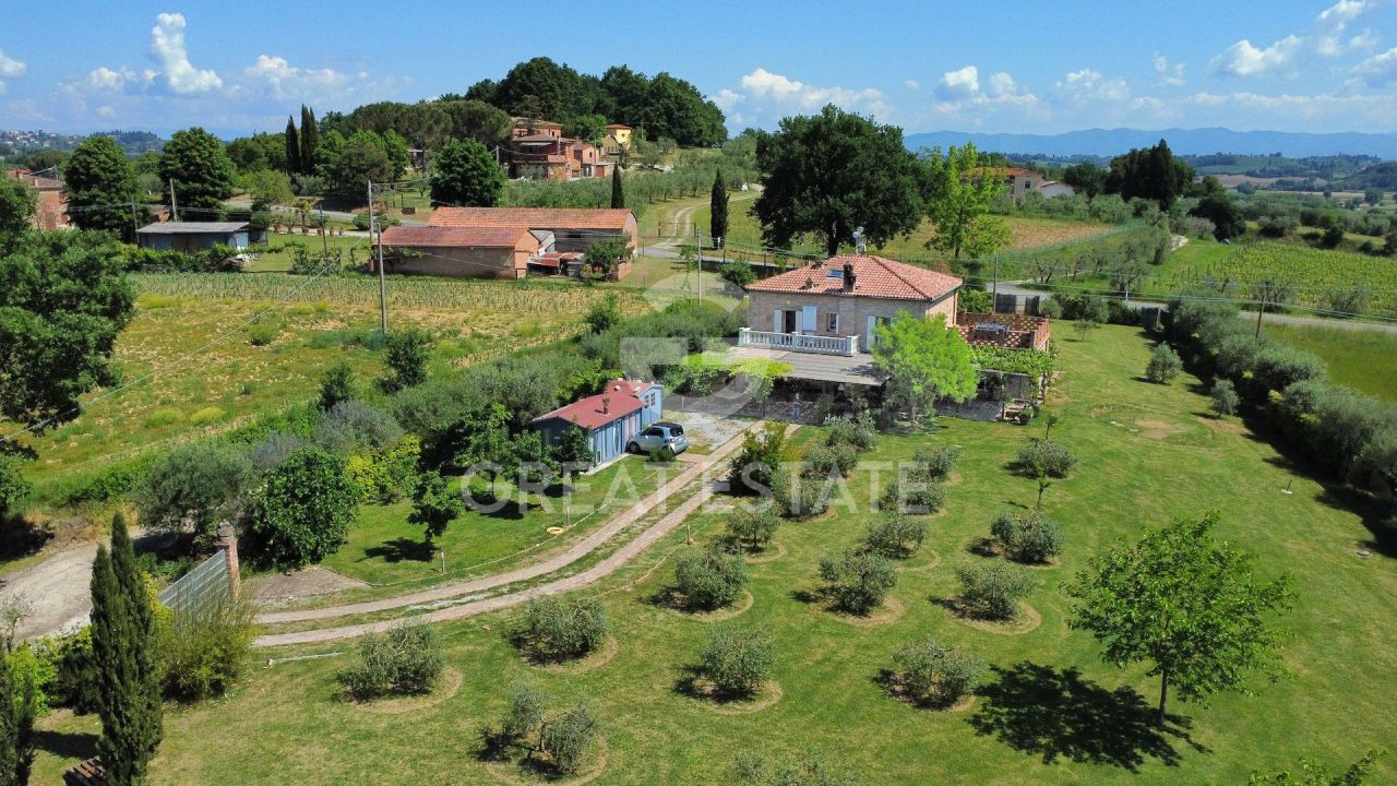 Дом в Лучиньяно, Италия, 284.05 м² - фото 1