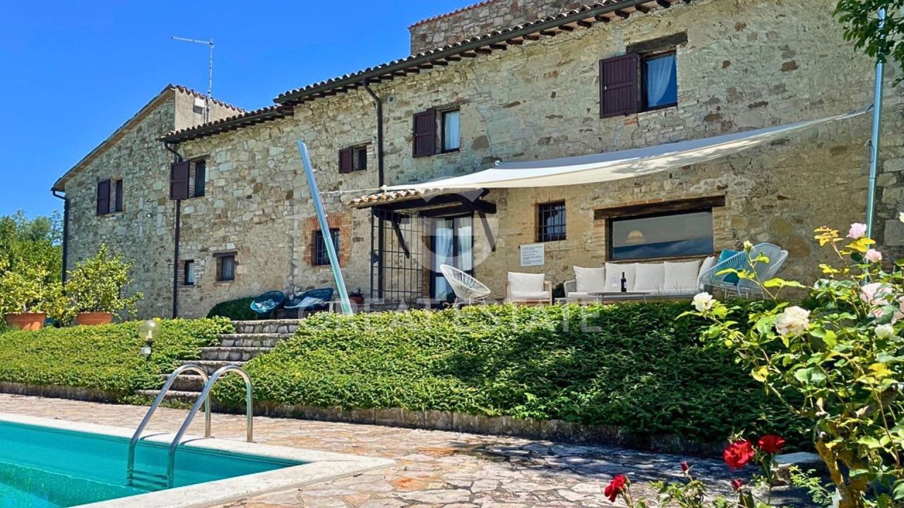 Дом в Тоди, Италия, 609.85 м² - фото 5