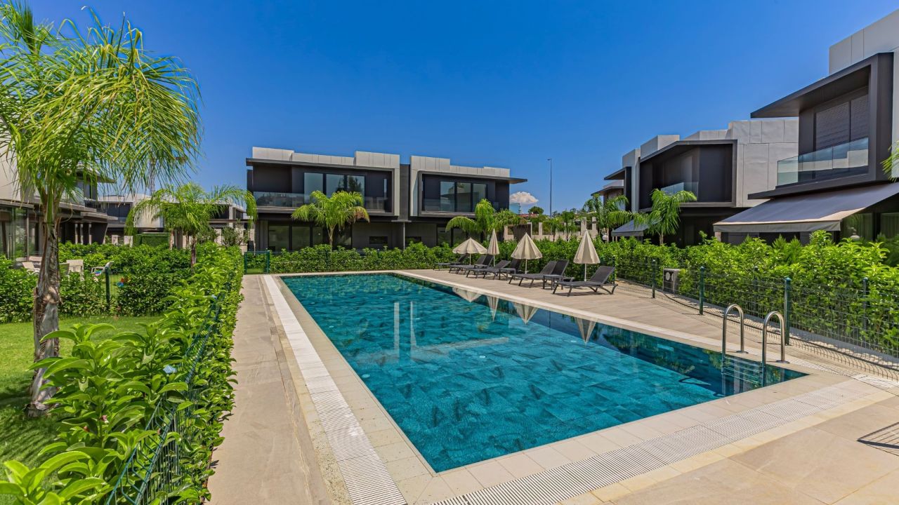 Вилла в Анталии, Турция, 170 м² - фото 1