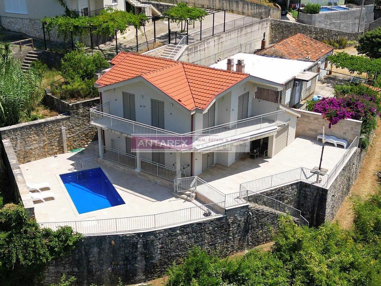 Вилла в Кумборе, Черногория, 151 м² - фото 2