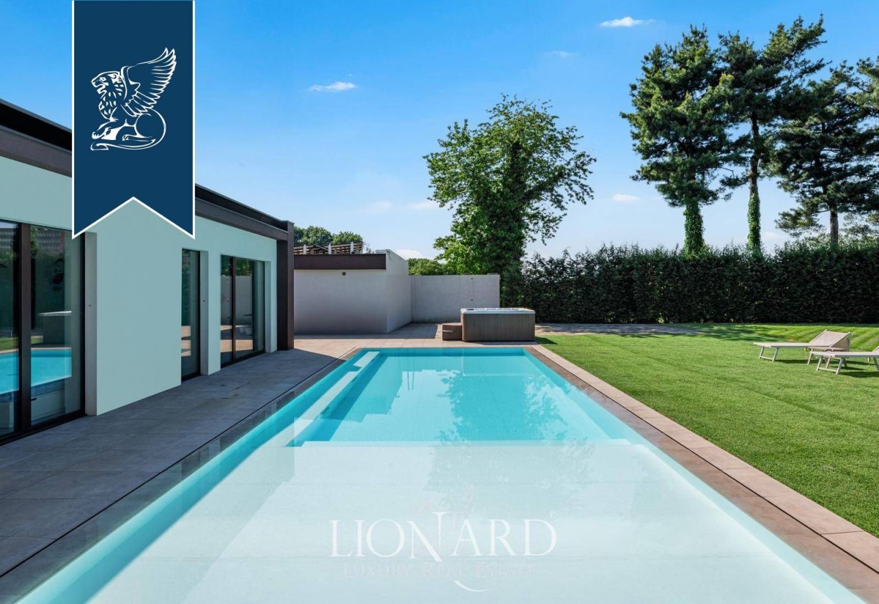 Вилла в Монце, Италия, 440 м² - фото 3