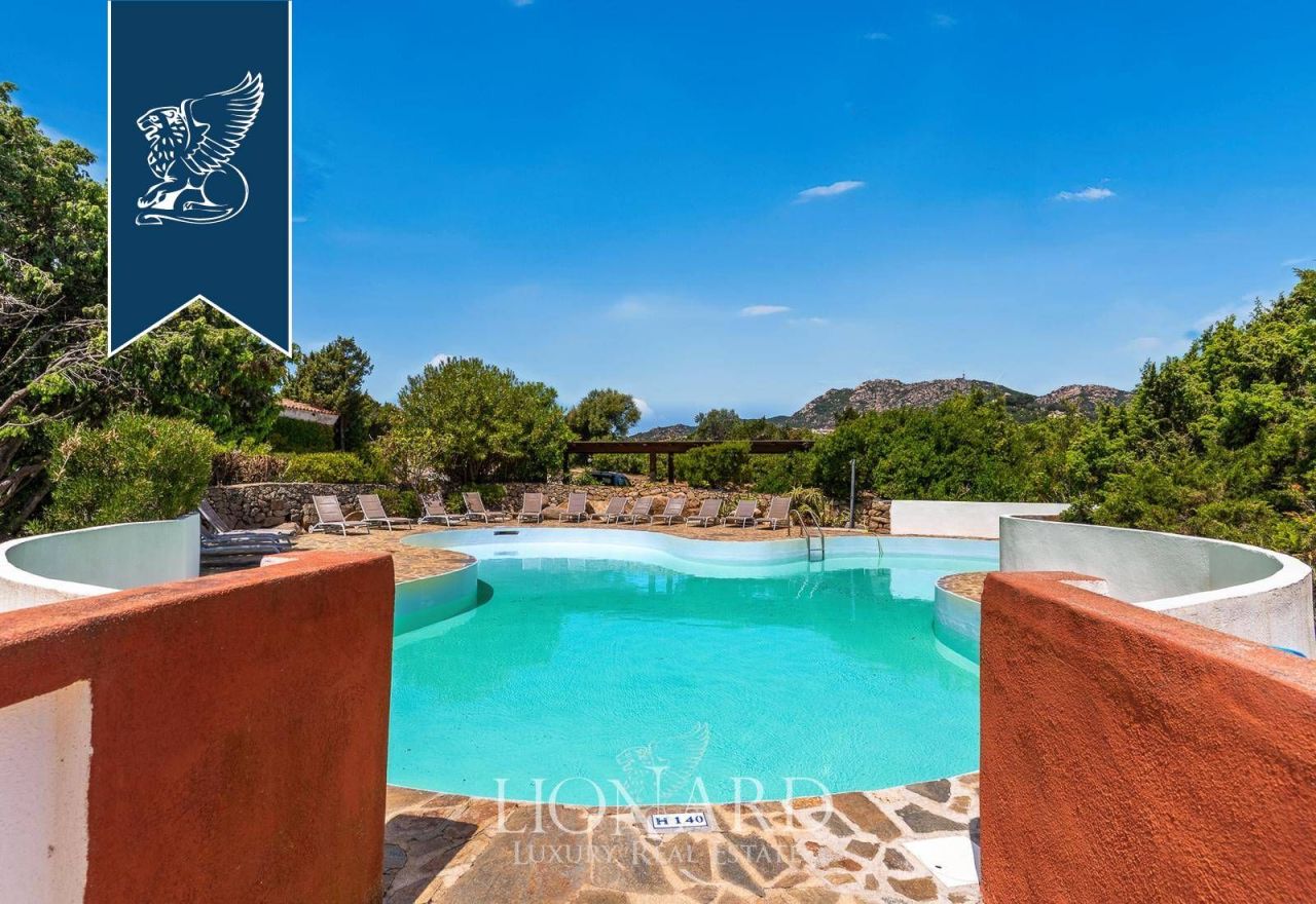 Отель, гостиница в Порто Черво, Италия, 2 100 м² - фото 10