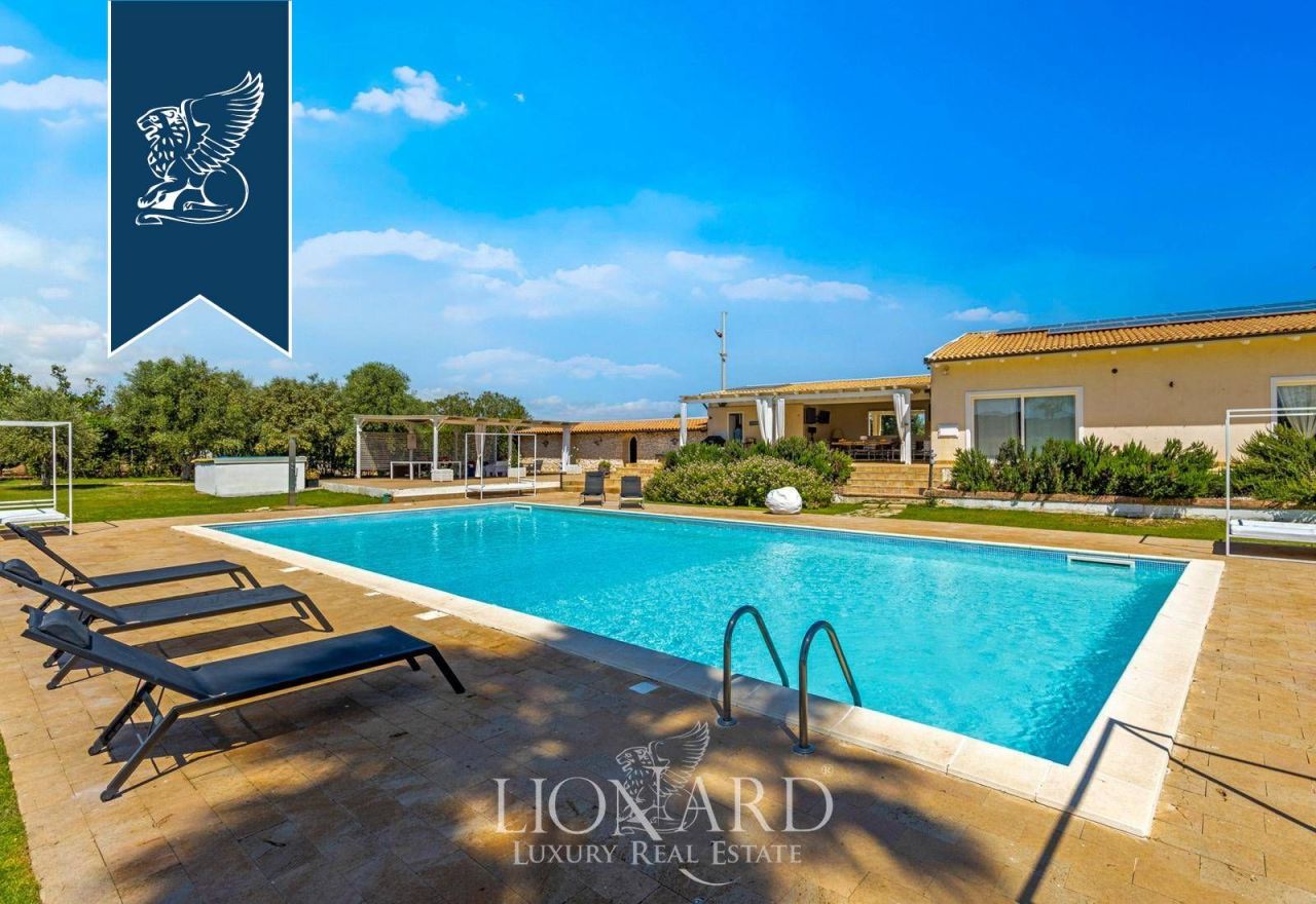 Вилла в Сиракузах, Италия, 858 м² - фото 13