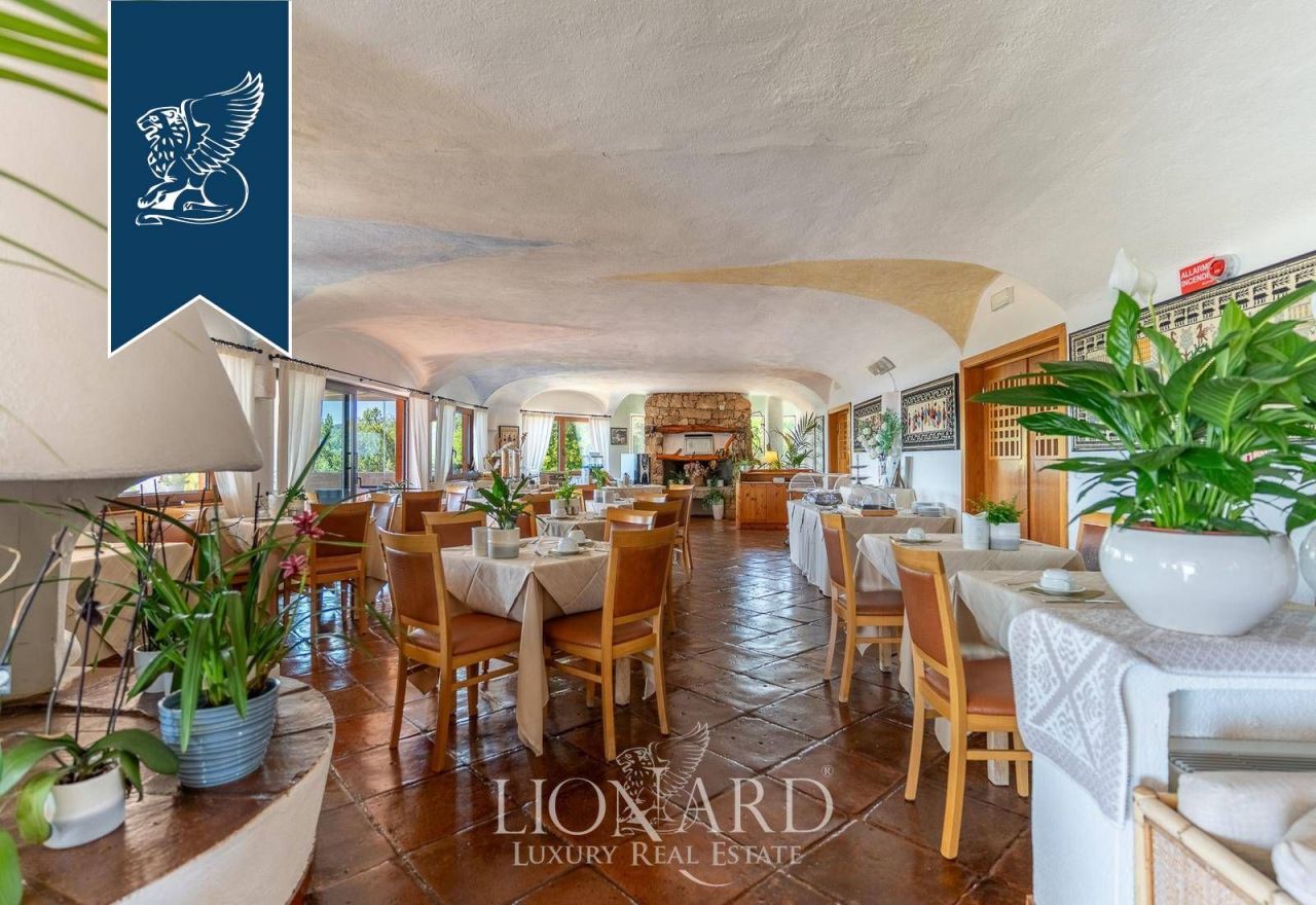 Отель, гостиница в Порто Черво, Италия, 2 100 м² - фото 13