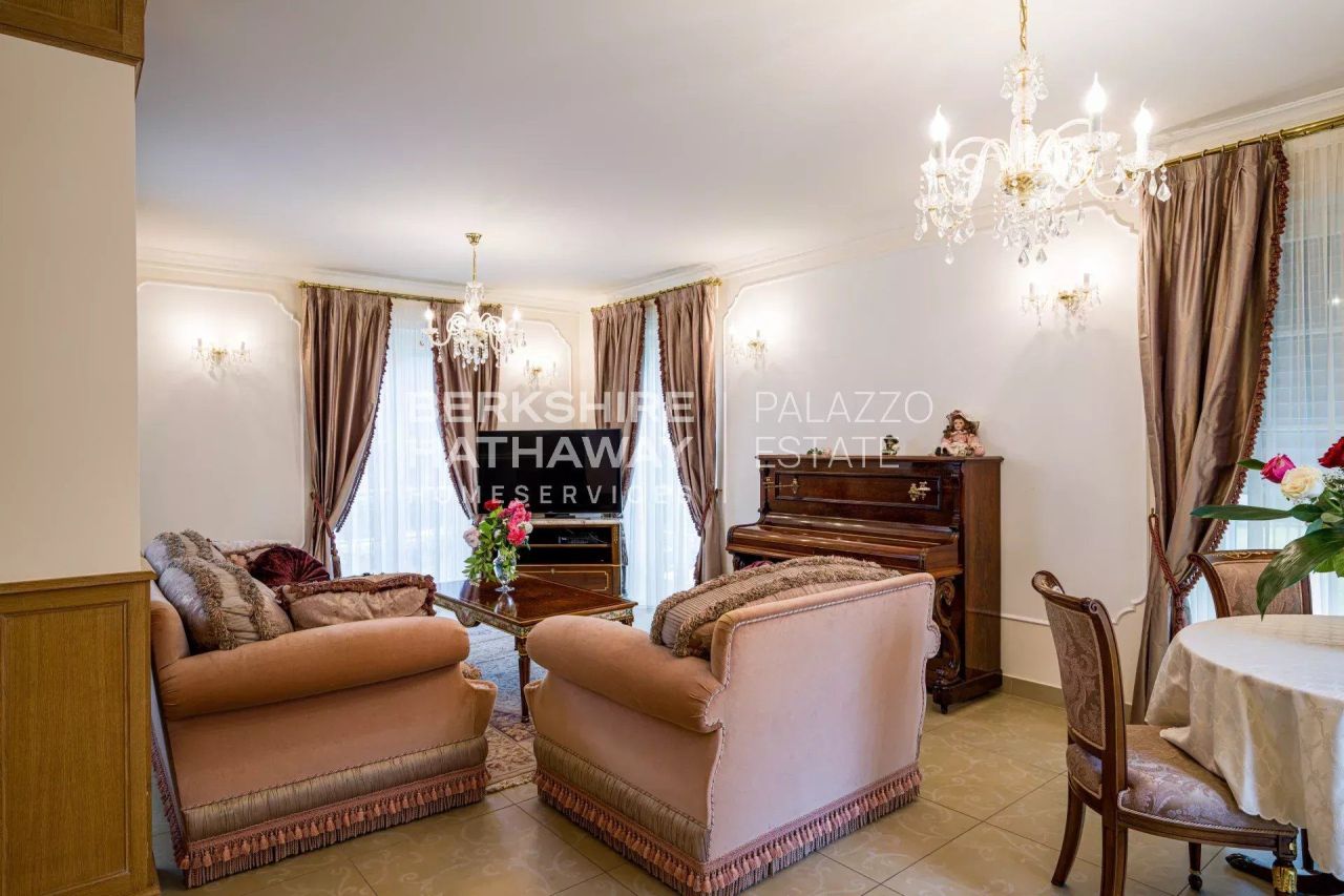 Вилла в Варесе, Италия, 350 м² - фото 8