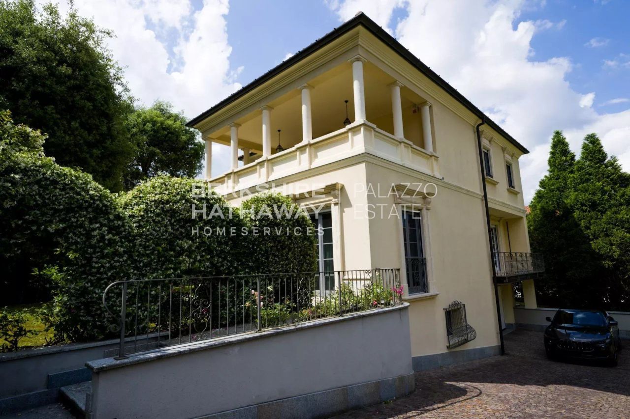 Вилла в Варесе, Италия, 350 м² - фото 16