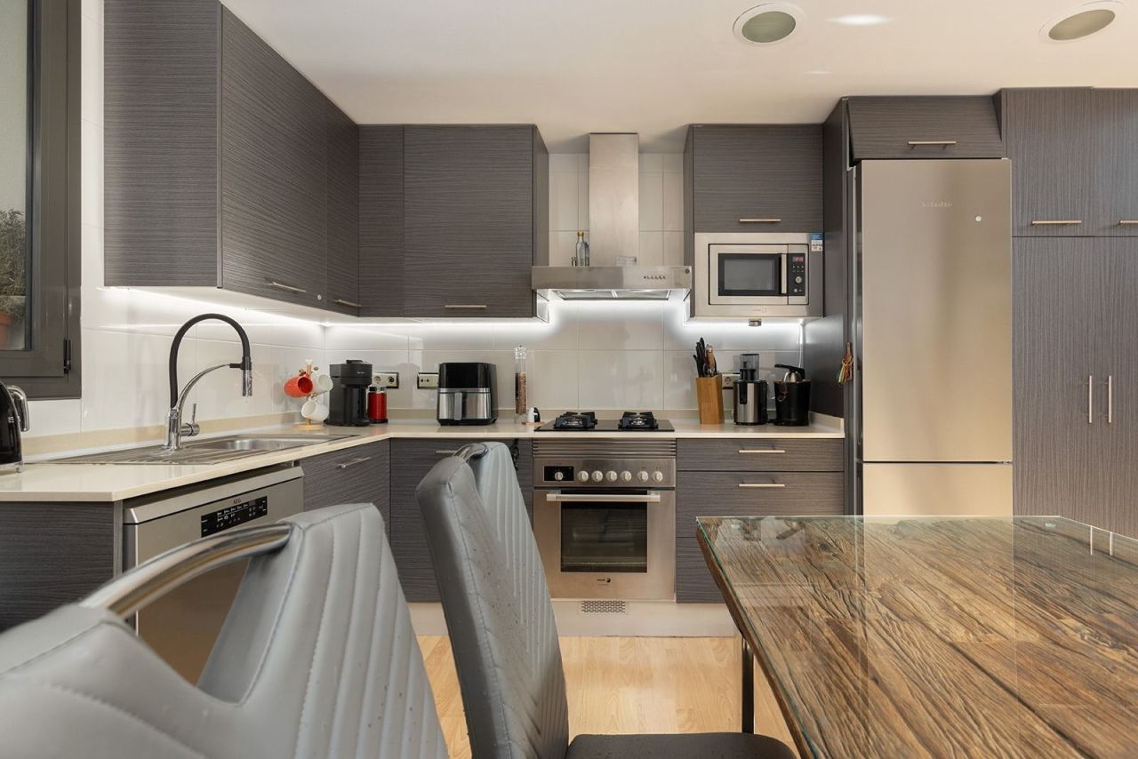 Квартира в Барселоне, Испания, 82 м² - фото 12