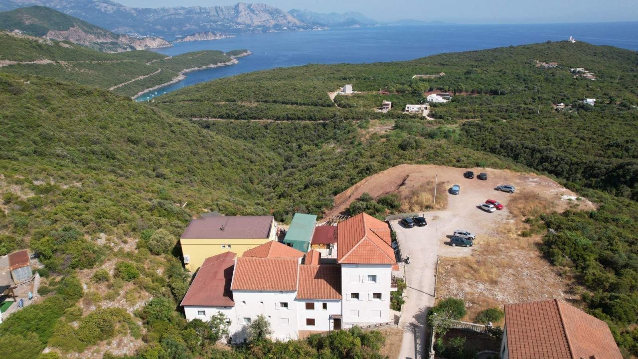 Дом в Кримовице, Черногория, 800 м² - фото 1