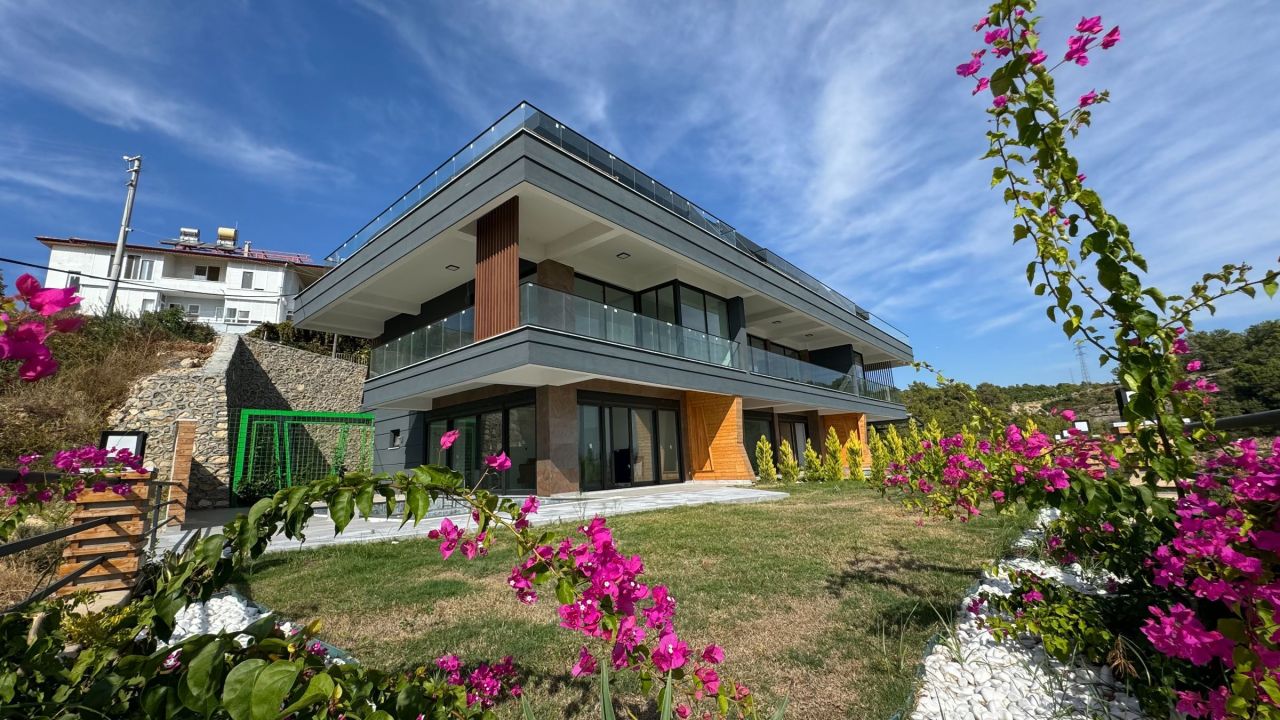 Вилла в Алании, Турция, 410 м² - фото 1