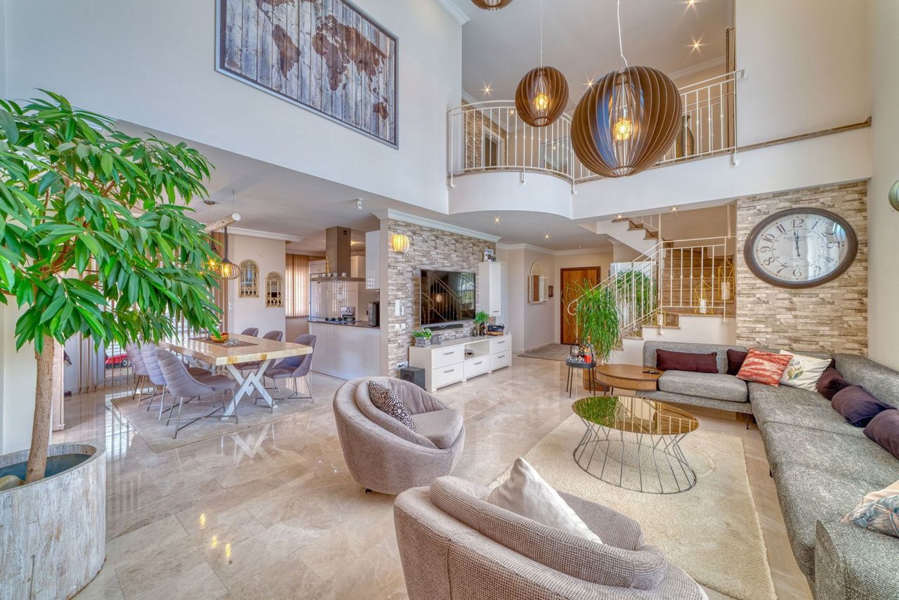 Вилла в Алании, Турция, 220 м² - фото 1