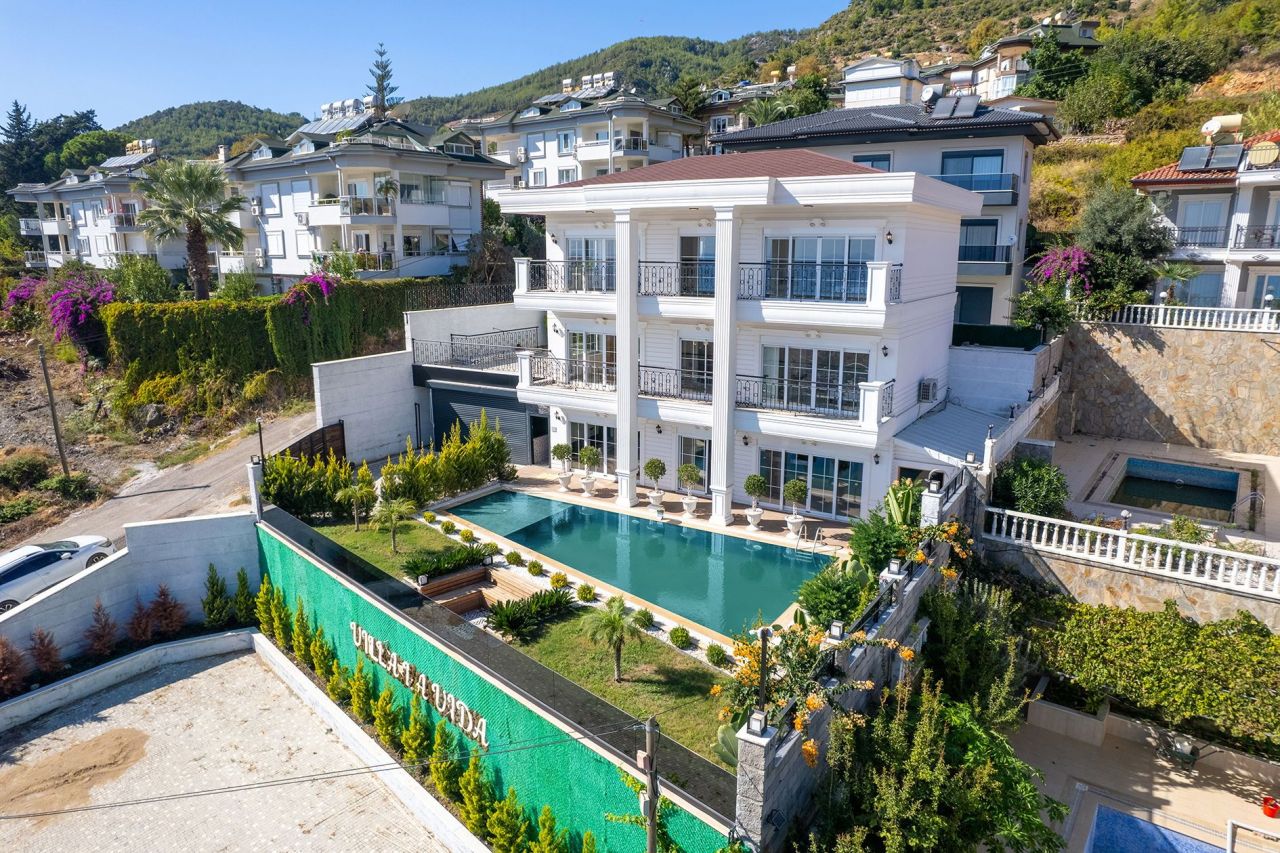 Вилла в Алании, Турция, 300 м² - фото 1