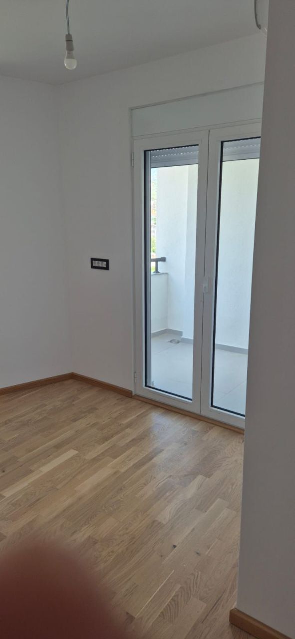 Квартира в Баре, Черногория, 82 м² - фото 2