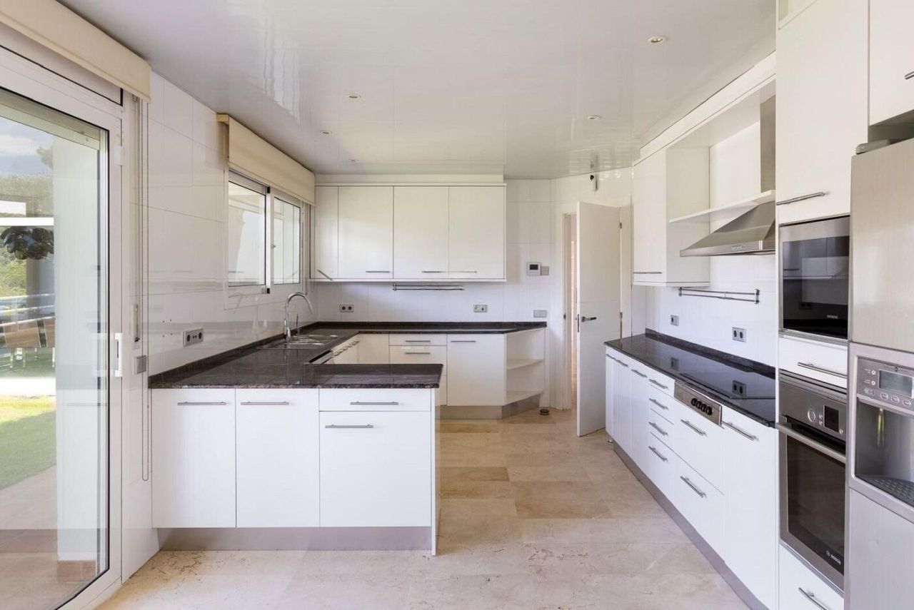 Вилла в Барселоне, Испания, 555 м² - фото 12