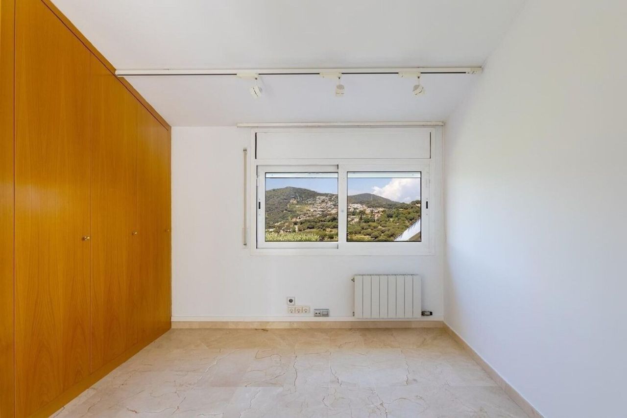 Вилла в Барселоне, Испания, 555 м² - фото 13