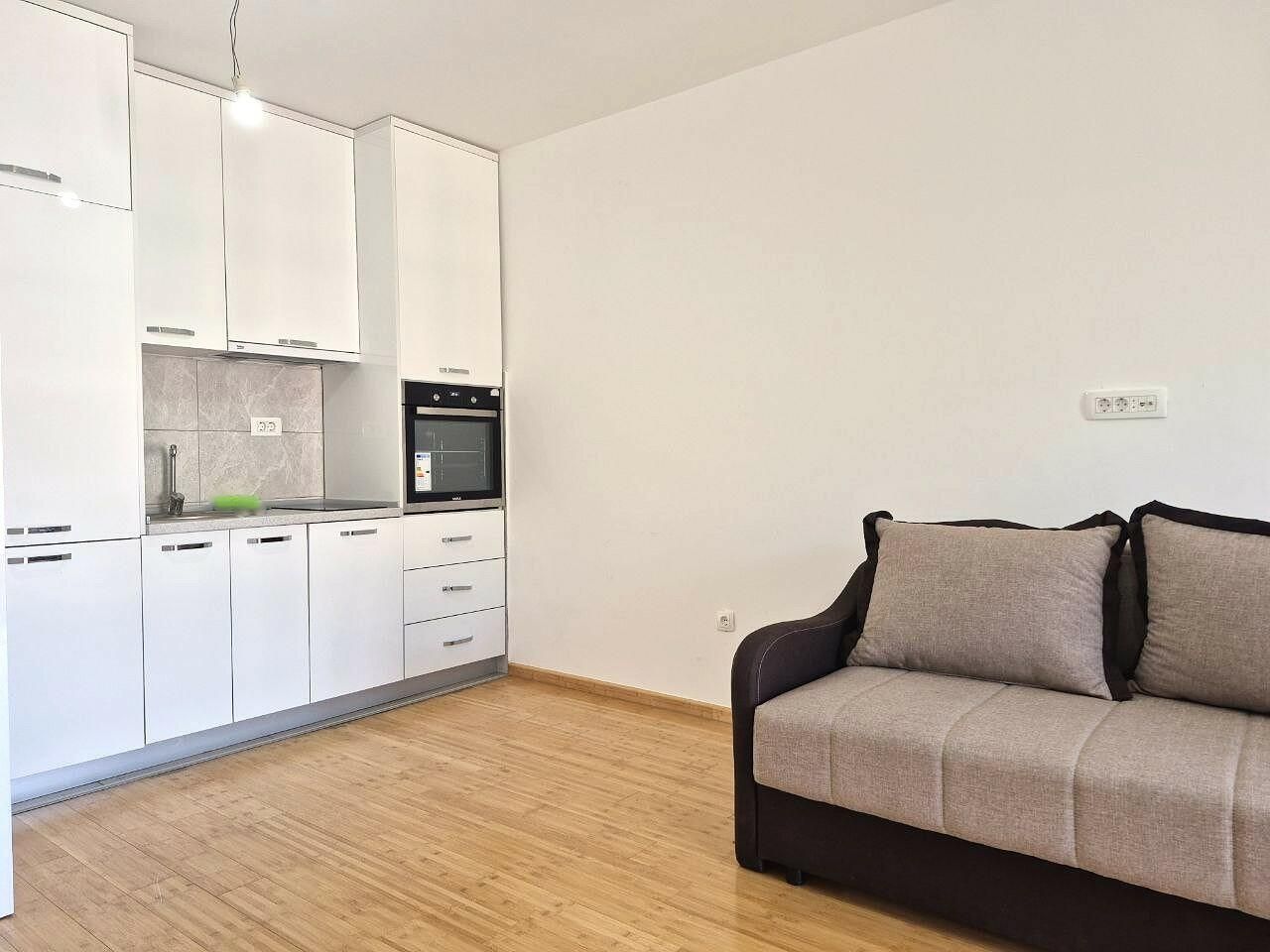 Квартира в Баре, Черногория, 40 м² - фото 1