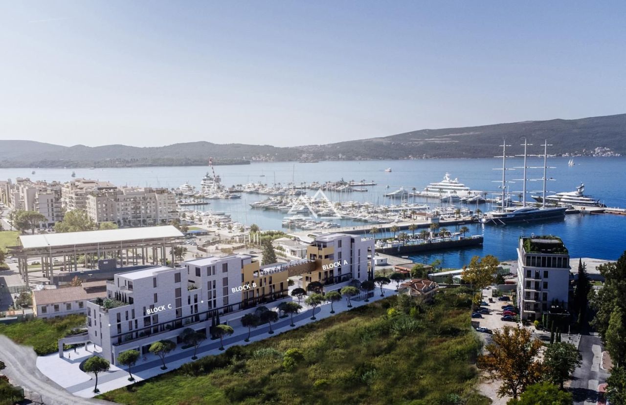 Апартаменты в Тивате, Черногория, 98 м² - фото 1