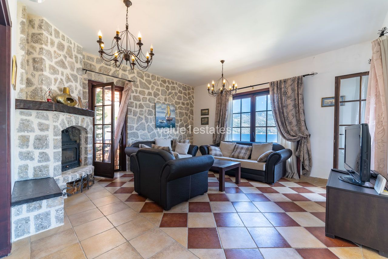 Вилла в Костанице, Черногория, 324 м² - фото 1