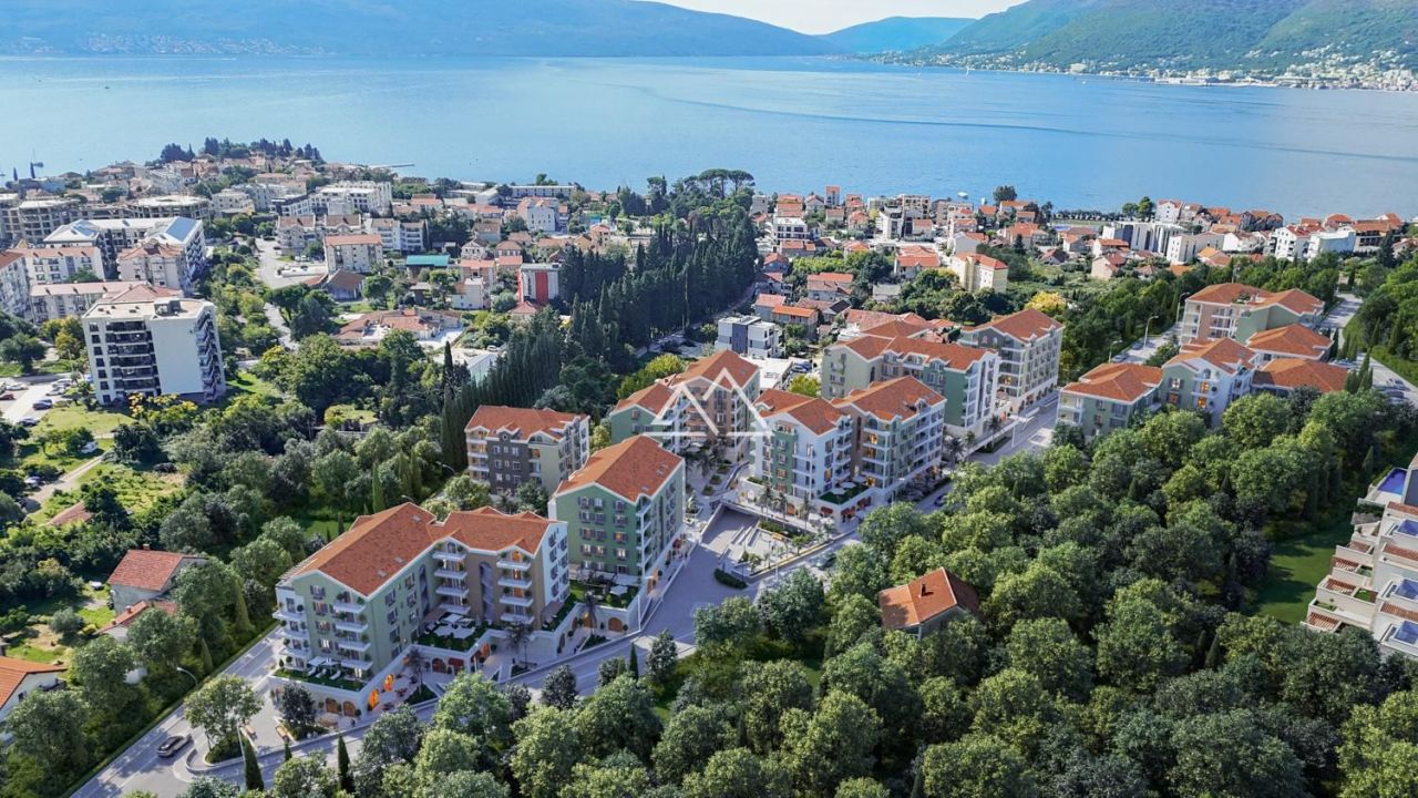 Апартаменты в Тивате, Черногория, 40 м² - фото 1