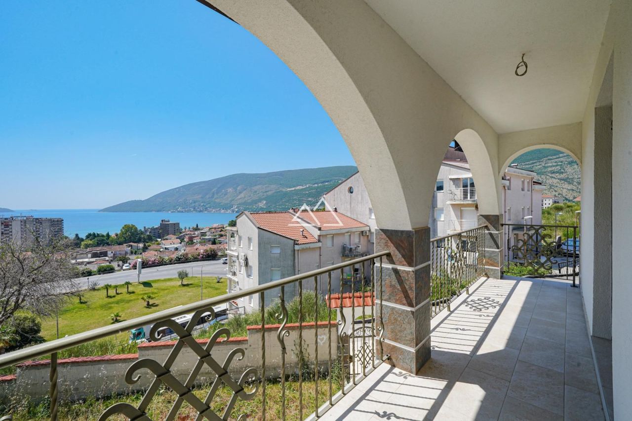 Вилла Херцег Нови, Черногория, 360 м² - фото 1