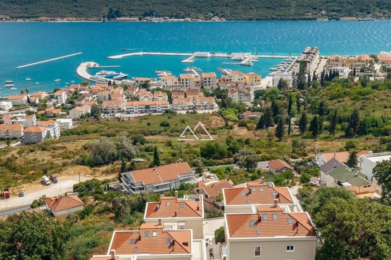 Апартаменты в Дженовичах, Черногория, 133 м² - фото 1