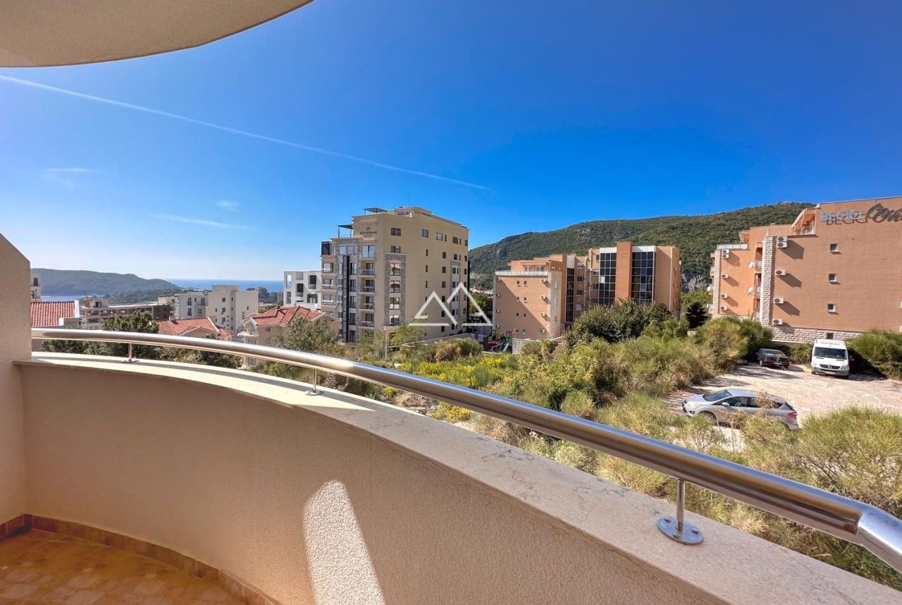 Апартаменты в Бечичи, Черногория, 45 м² - фото 1