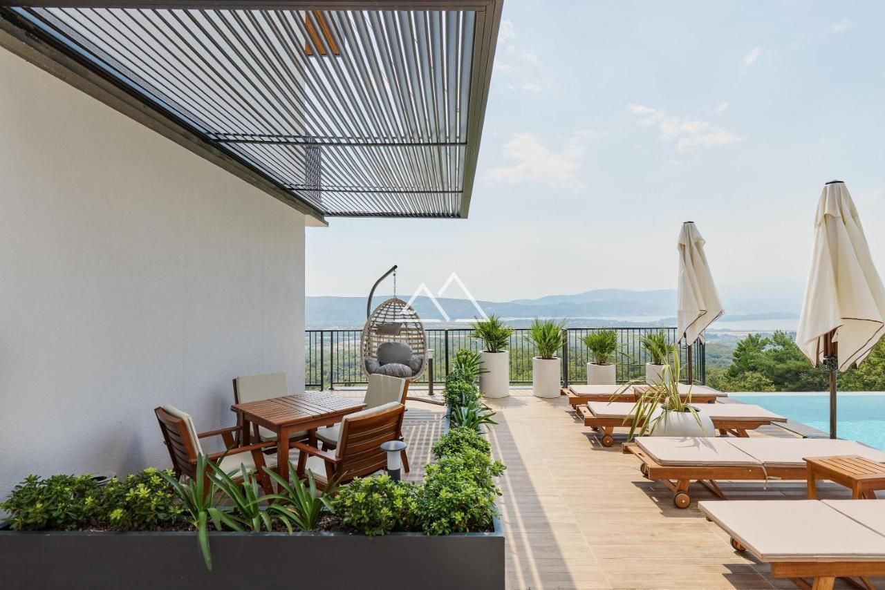 Апартаменты в Тивате, Черногория, 41 м² - фото 1