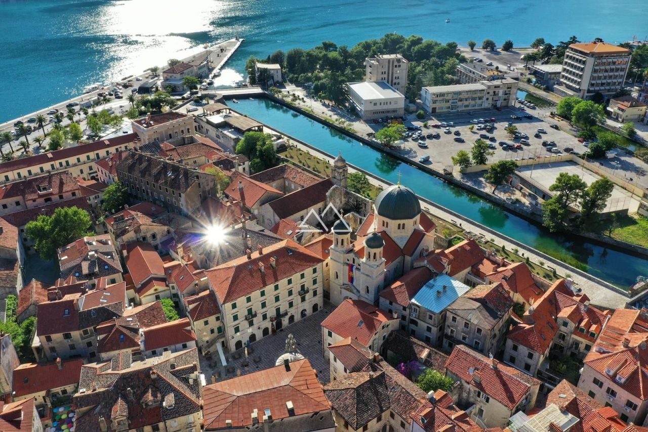 Апартаменты в Которе, Черногория, 97 м² - фото 1