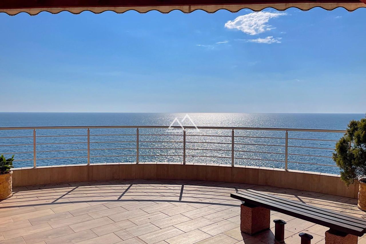 Апартаменты в Добра Воде, Черногория, 242 м² - фото 1