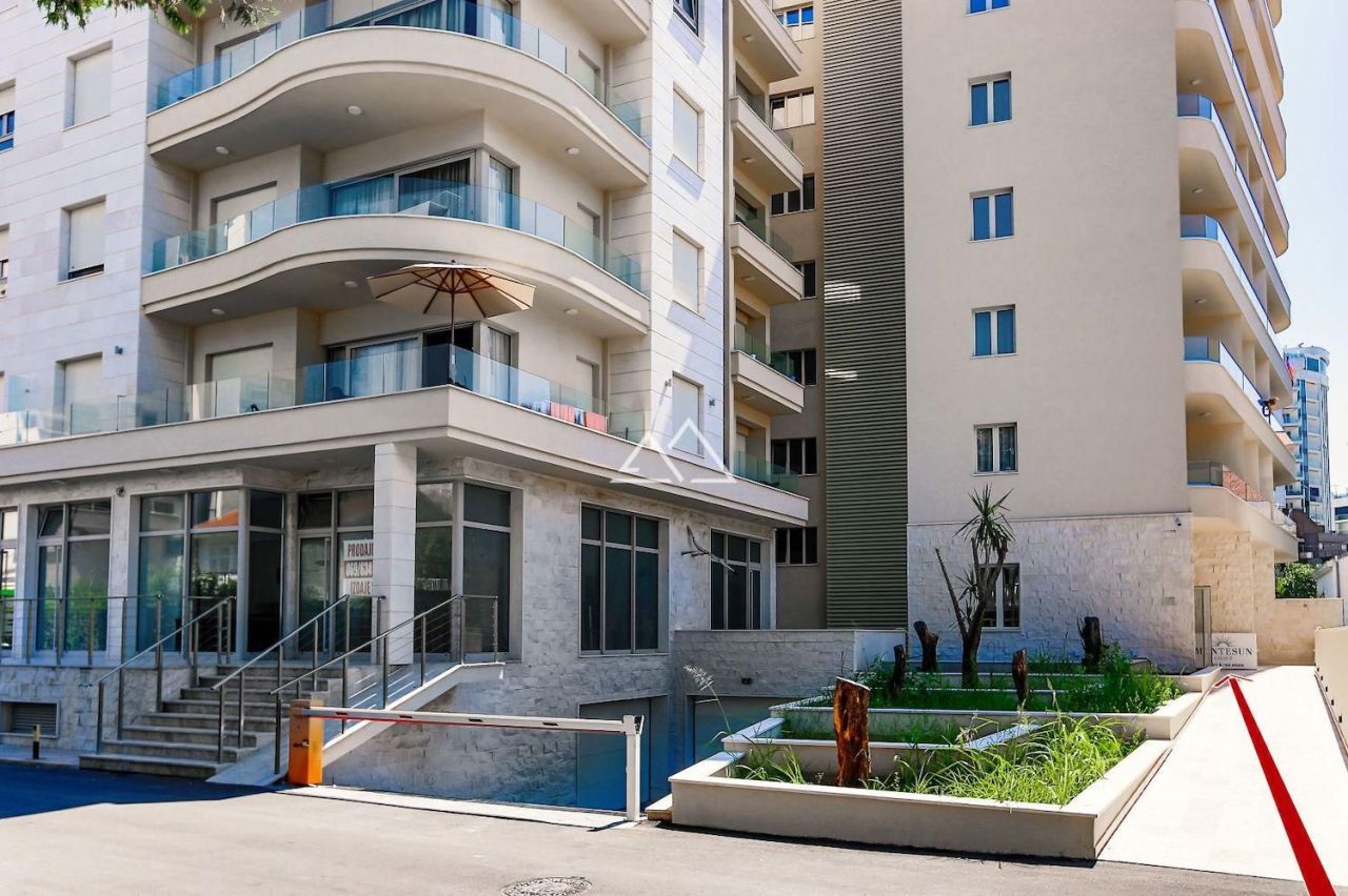 Коммерческая недвижимость в Будве, Черногория, 44 м² - фото 2