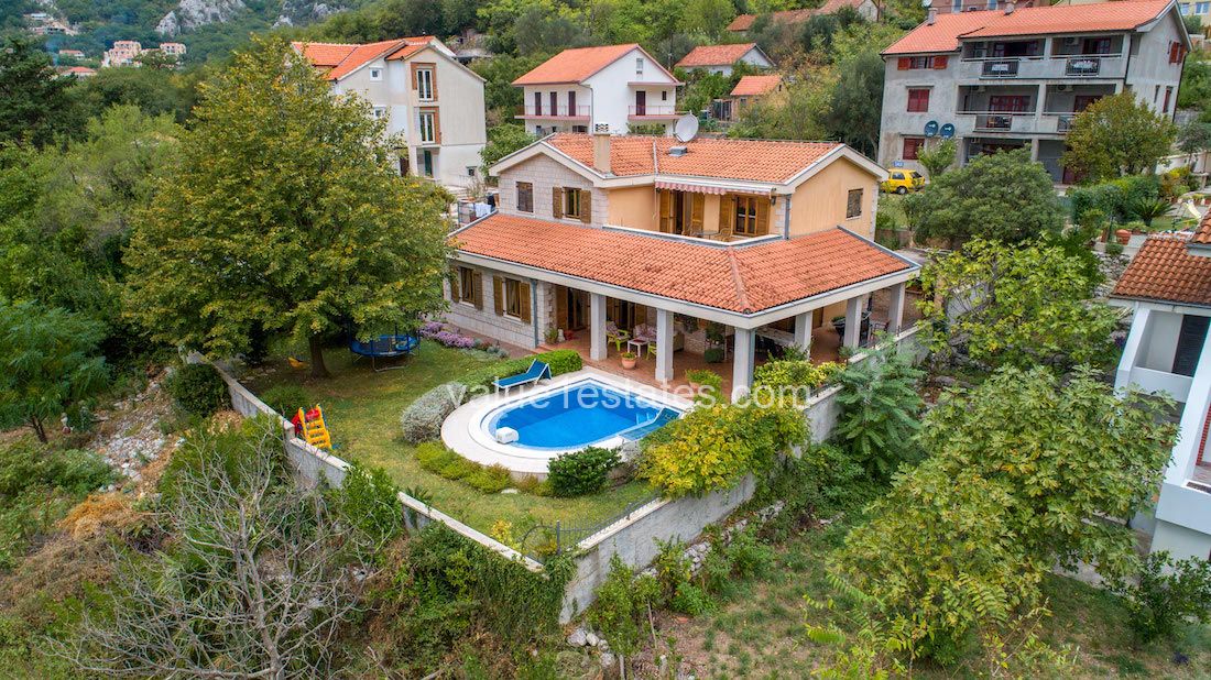 Вилла в Ораховаце, Черногория, 303 м² - фото 2